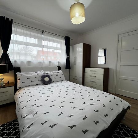 Springfield House- Near Newcastle Centre, Hospital And Keele University! Stoke-on-Trent المظهر الخارجي الصورة