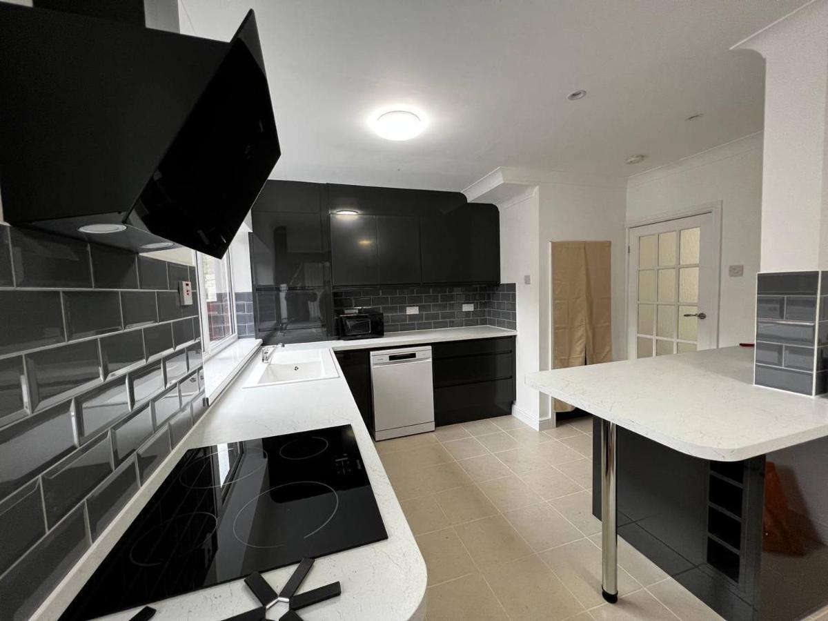 Springfield House- Near Newcastle Centre, Hospital And Keele University! Stoke-on-Trent المظهر الخارجي الصورة
