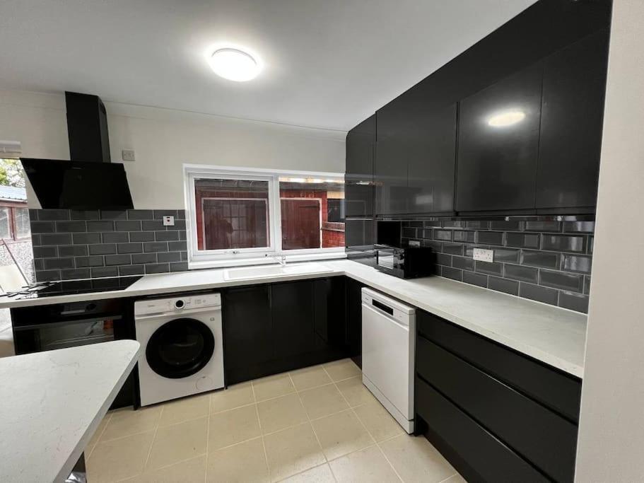 Springfield House- Near Newcastle Centre, Hospital And Keele University! Stoke-on-Trent المظهر الخارجي الصورة