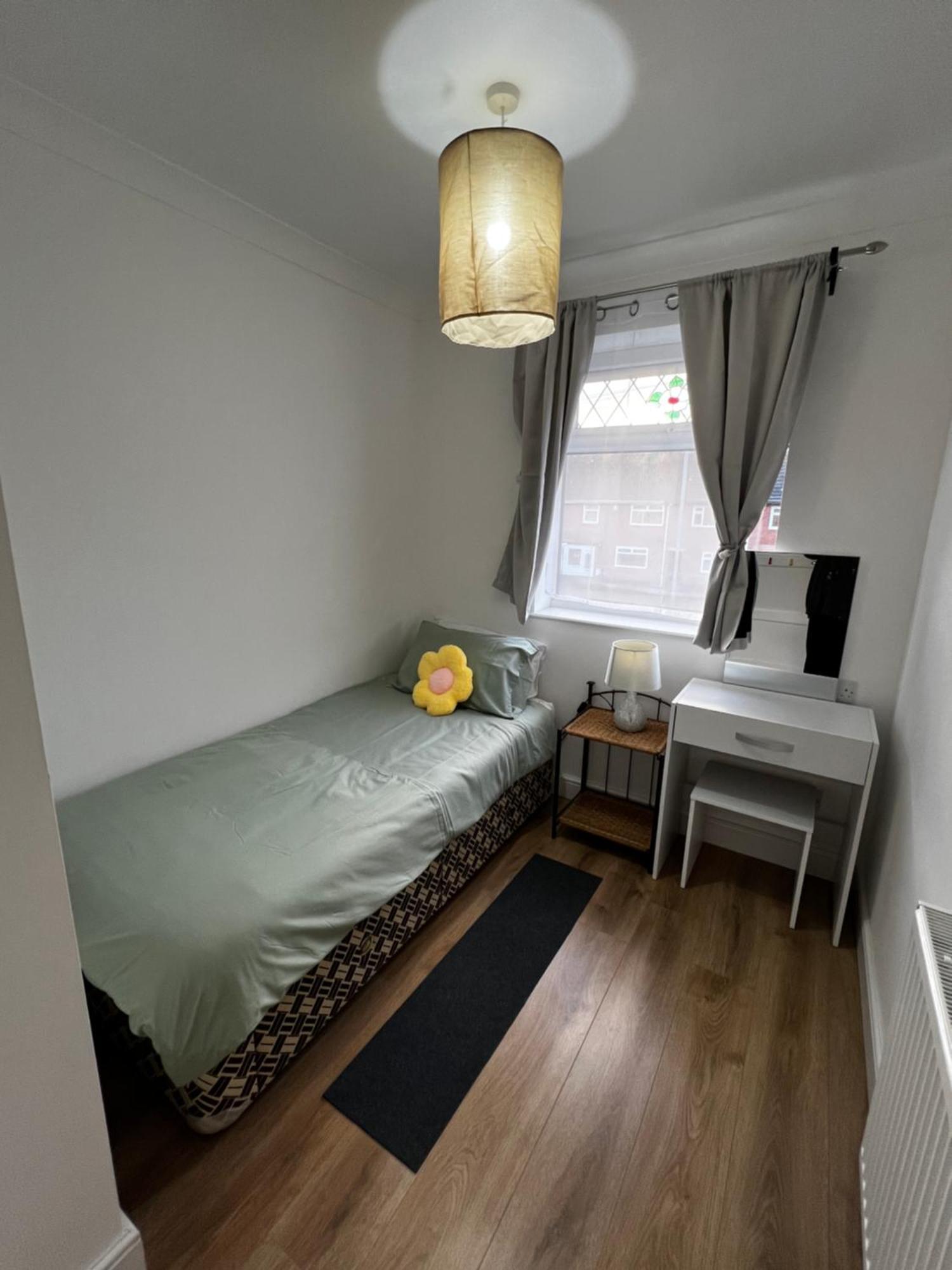 Springfield House- Near Newcastle Centre, Hospital And Keele University! Stoke-on-Trent المظهر الخارجي الصورة